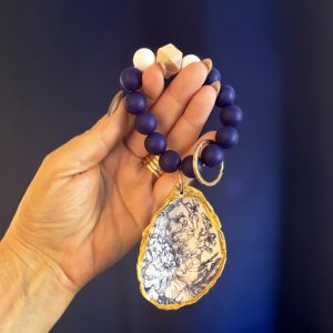 Blue Willow Oyster Shell Keychain: Coastal Beaded Wristlet