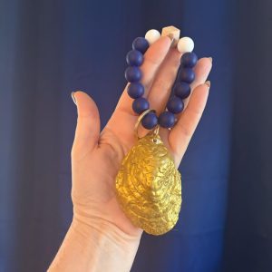 Blue Willow Oyster Shell Keychain: Coastal Beaded Wristlet