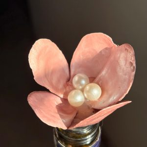 Oyster Shell Pink Magnolia Wine Stopper: Coastal Barware Gift