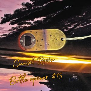 Beach resin wine stopper and bottle opener set