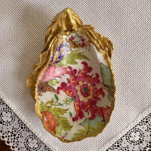 Floral Print Oyster Ring Dish: Handcrafted Coastal Decor