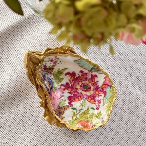 Floral Print Oyster Ring Dish: Handcrafted Coastal Decor